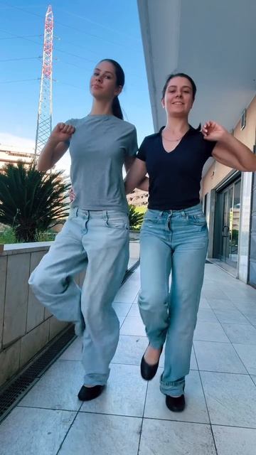 🔴 Oriunde Suntem Noi Dansăm! Dar Vouă, Vă Plac Dansurile Populare?  😊🙈🤗 #dansatorilaevenimente