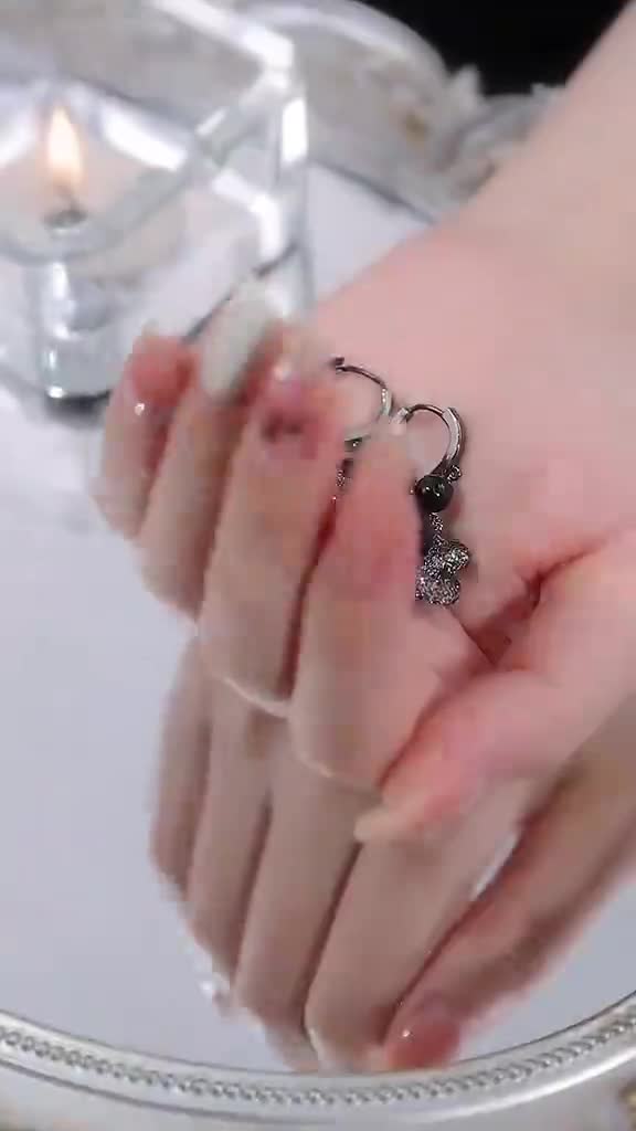 Бижутерия на Вайлдберриз, пиши в поиске #Лакосми 👈 ЖМИ на хэштег и копируй #Бижутерия #подарок #WB