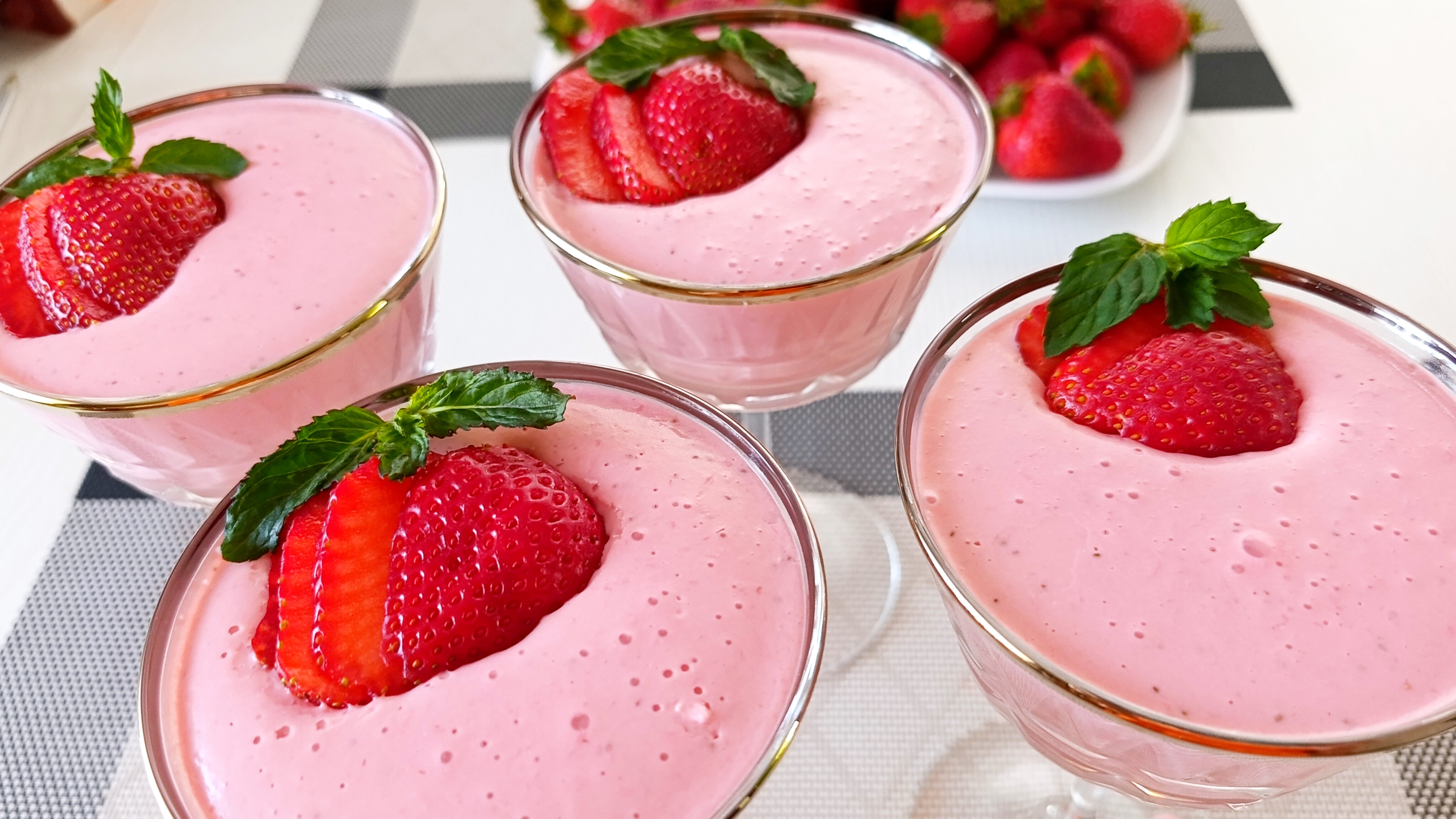 Сливочно - клубничный 🍓 мусс