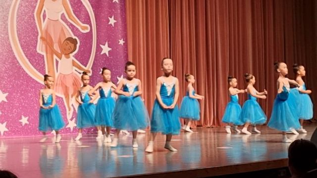 Выступление моей сестренки🎉 Она лучшая⭐️
