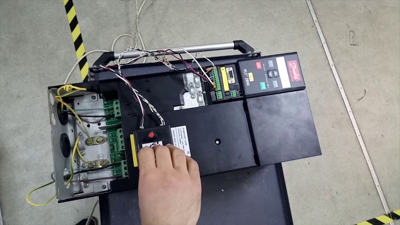 AC4202 Преобразователь частоты DANFOSS VLT2800 VLT2880PT4B20STR3DBF00A00 21.7A