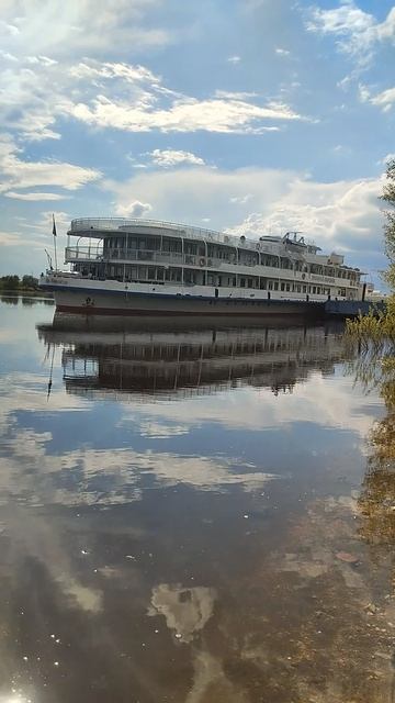 Корабль-вид с тыла.