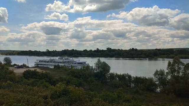 Причалил 