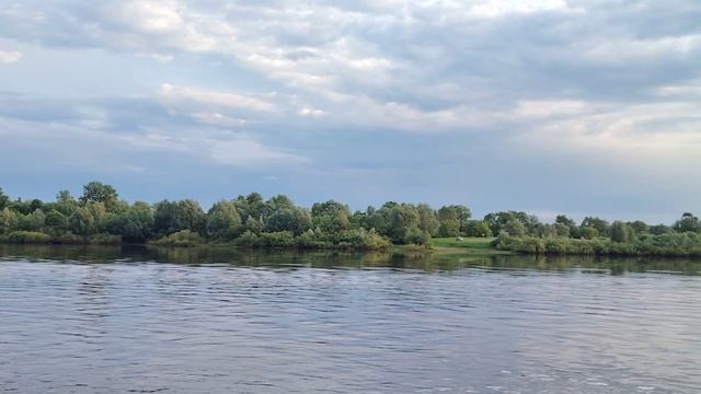 Красивый разворот теплохода ( 4 июня)