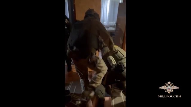 Калининградские полицейские задержали группу мошенников, причастных к похищению человека