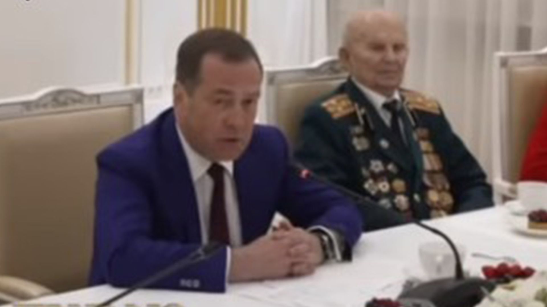 🤙ПОЗДРАВЛЕНИЕ ОТ ВАСИЛЬЕВОЙ ЕЛЕНЫ ЛЕОНИДОВНЫ
