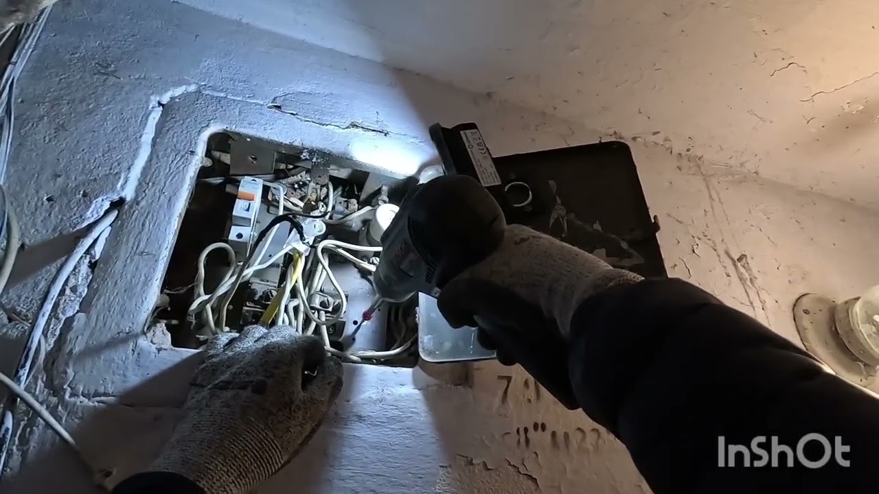 Меняю пробки на автоматы. Курьезный случай😁