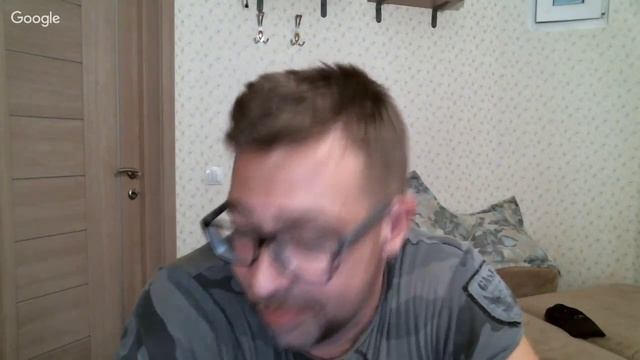 216. Как относитесь к гаджетам перед сном