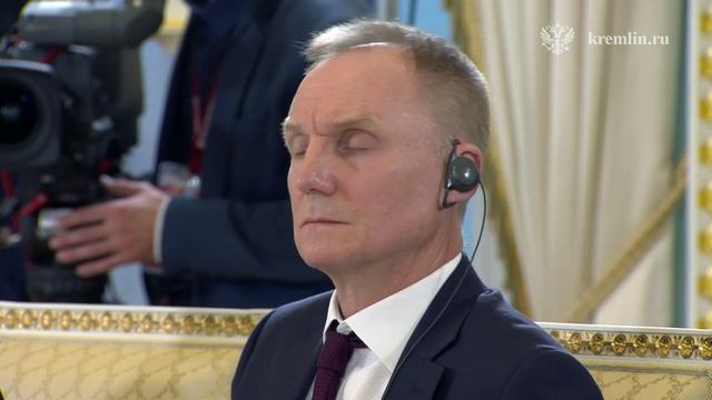 Встреча с руководителями международных информагентств
В Константиновском дворце👈🇷🇺