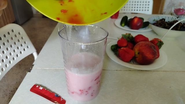 Готовим коктейль панна котта + клубника