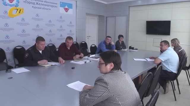 НА ЗАСЕДАНИИ КОМИССИИ БДД ЖЕЛЕЗНОГОРСКА ОБСУДИЛИ ВОПРОСЫ ПЕРЕПРОГРАММИРОВАНИЯ ГОРОДСКИХ СВЕТОФОРОВ