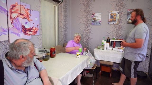За продуктами и по делам Что купили пенсионеры