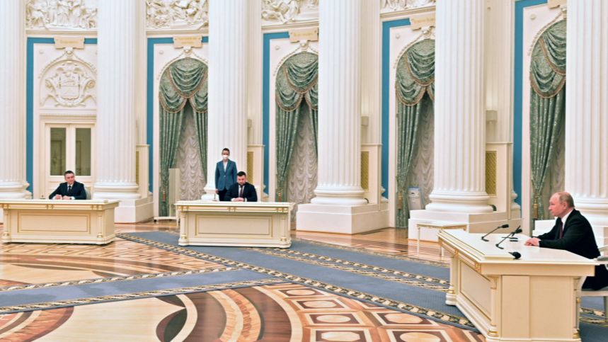 «Имели право и сделали это»: Путин о признании ДНР и ЛНР