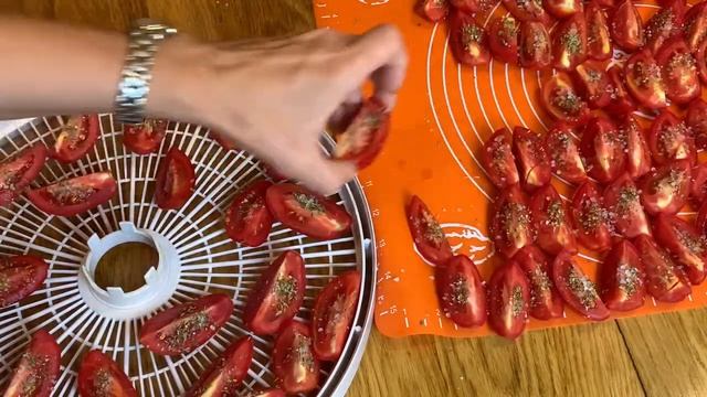 ДОМАШНИЕ ВЯЛЕНЫЕ ПОМИДОРЫ на ЗИМУ!!! Сногсшибательный АРОМАТ!!! Простой Рецепт!!!