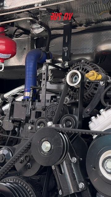 Двигатель Cummins. Туристический автобус Yutong C9 (ZK6947H) #yutong #автобус #перевозки