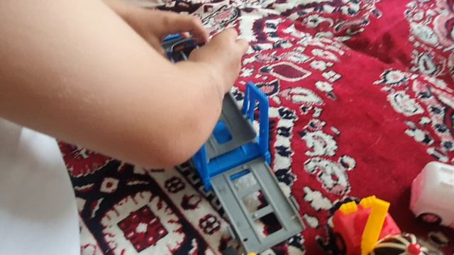 🤗🤗🤗ДЕТИ ИГРАЮТ С МАШИНКАМИ💋💞👍👍👍