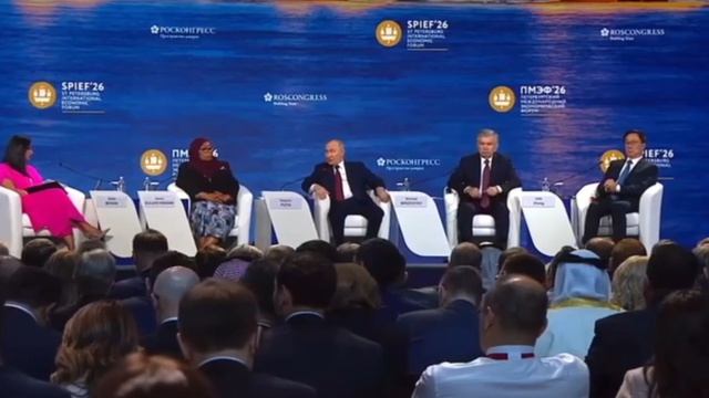 «И кто это делает? Глава киевского режима, еврей по национальности».

Путин — о перезахоронении ...