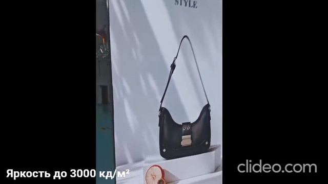 LED-экран, который показывает яркое изображение сразу с двух сторон