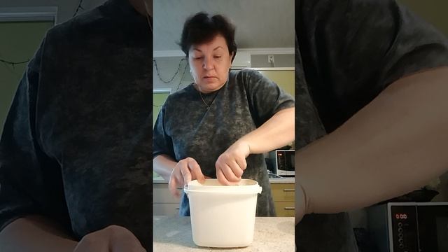 Не хотела,а надо 😁 Поставила опару 🍞