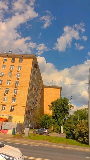 Ломоносовский проспект.