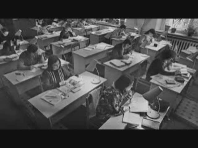 70 лет назад - В СССР отменена плата за обучение в старших классах средних школ