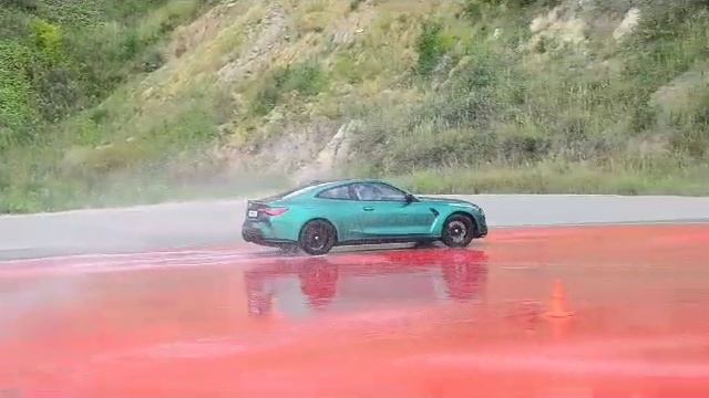 Обучение дрифту на спорткаре BMW M4 Competition в Подмосковье: Развлечения Агентства Экстрима АХАА