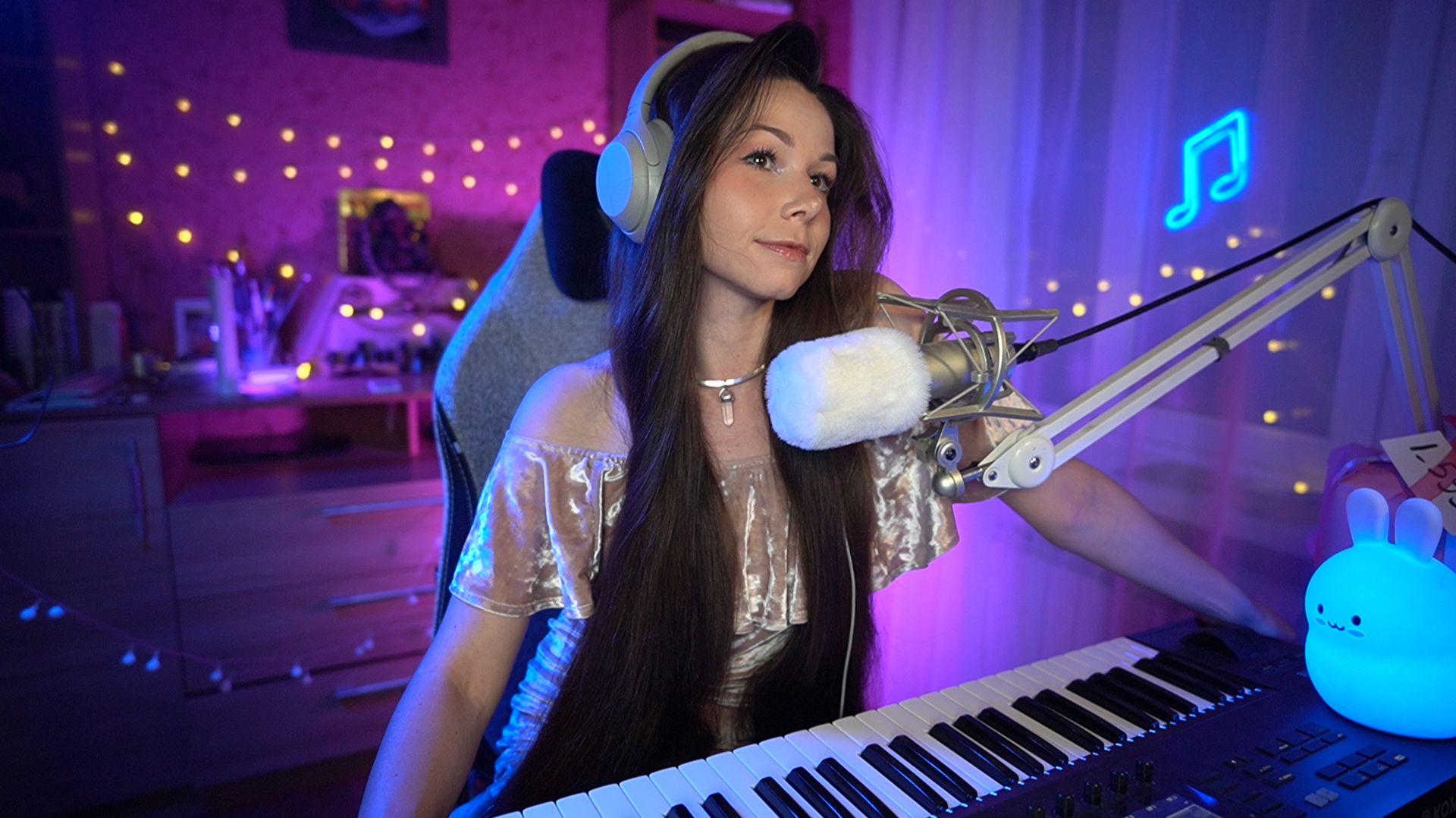 🎹 Беседуем и поём под фортепиано 🎹 ✅https://dalink.to/alice_noire