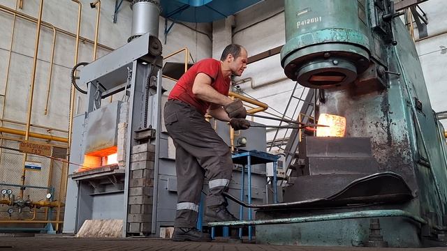 Тяжелая и простая ковка....