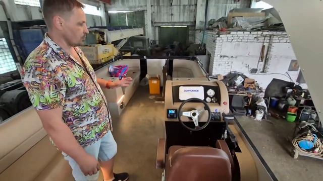 Установка эхолота Lowrance Elite 9FS.mp4