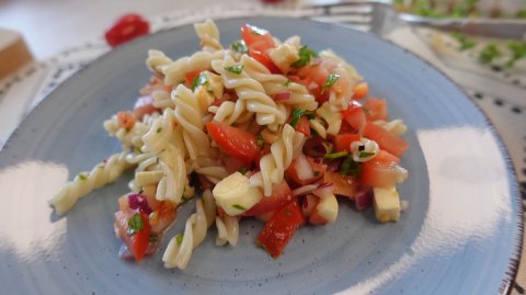 САЛАТ за 5 минут! Беру МАКАРОНЫ и ГОТОВЛЮ КЛАССНЫЙ САЛАТ! Итальянский салат с макаронами и ветчиной