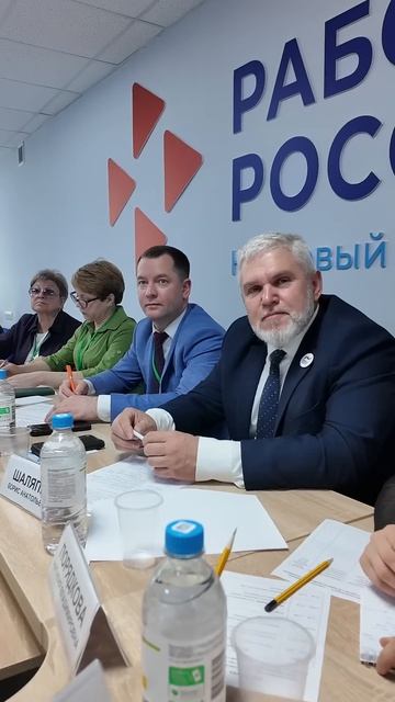 Ветераны СВО делятся историями, как возвращались к привычной жизни и работе.