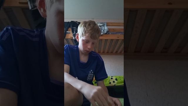 Распаковка сладостей