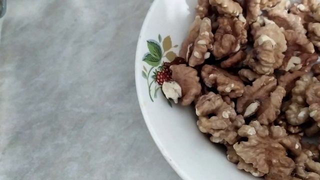 Как обжарить грецкие орехи в микроволновке