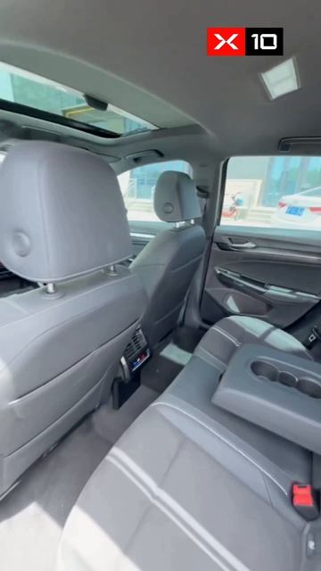 Volkswagen Golf в сером цвете под заказ из Китая