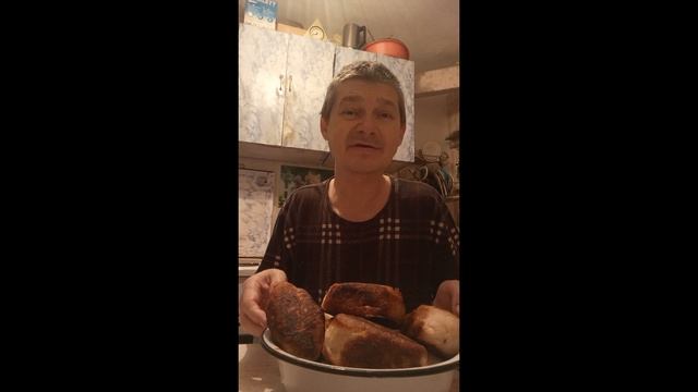 Да  МНЕ 50+  НО С ЮМОРОМ ПОБОЛТАТЬ МОГУ КСТАТИ У МЕНЯ ПИРОЖКИ И Я НЕТОЛСТЕЮ