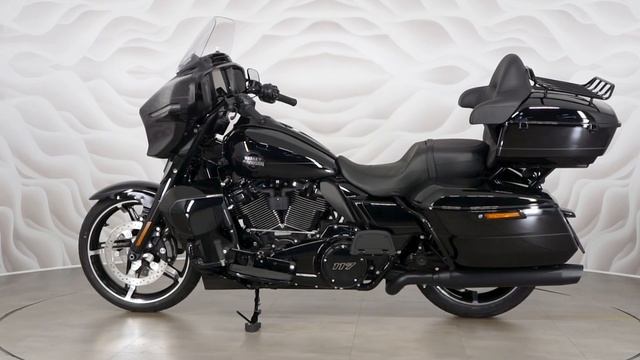 Harley-Davidson Street Glide Ultra Vin 5HD1AK753SS619916