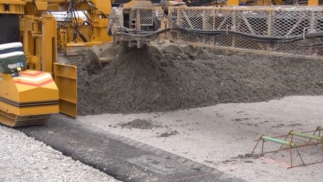 GOMACO RTP-500 Rubber-Tracked Placer; Michigan. Video From Gomaco.com Site