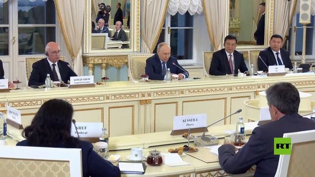 بوتين: الشعب الإيراني أثبت أن مصالحه لا بد من الأخذ بعين الاعتبار  في تسوية الصراع