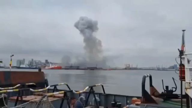 Румынский порт взлетел на воздух,от атаки неизвестного дрона.Что известно к этой минуте