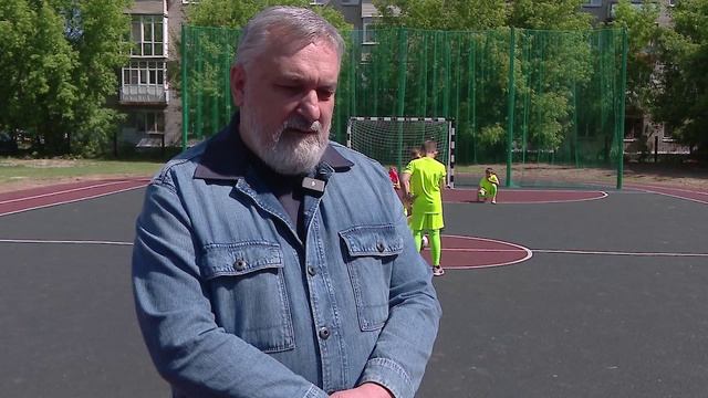 Универсальные спортивные площадки открылись у двух школ Московского района областного центра