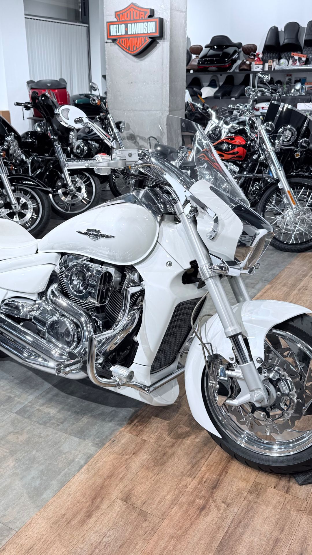 2007 SUZUKI M109R White Hunter (VIN JS***9024)