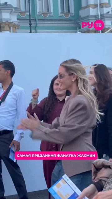 На Дворцовой площади в северной столице замечена Маш Милаш 😉