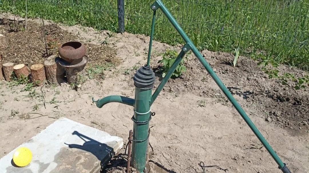 Делаем абиссинкую скважину там где нет света и воды.