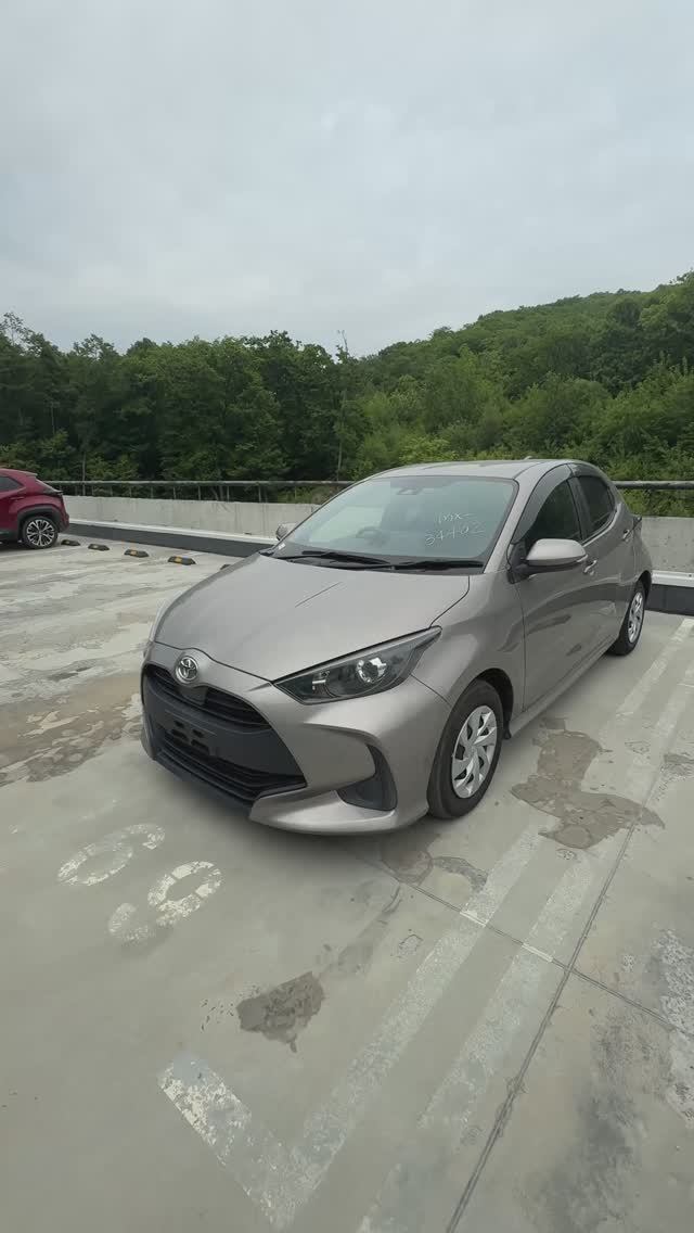 Toyota Yaris 2021 года из Японии