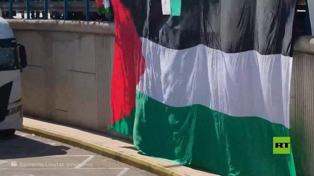 سياح إسرائيليون يواجهون صيحات استهجان لدى وصول سفينتهم إلى اليونان