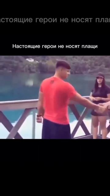 У парня есть ангел-хранитель)Подписываемся 😉