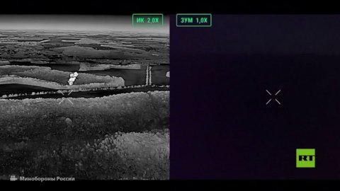 الدفاع الروسية تنشر مشاهد لقصف مواقع تابعة لقوات كييف باستخدام راجمة "TOS-1A"