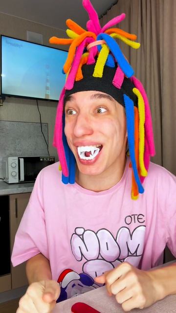 Китайка зубы Вампира😂😆