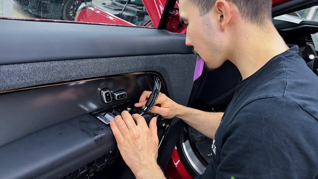 Range Rover - бронирование кузова авто и бронирование крыши черной полиуретановой пленкой — часть 1