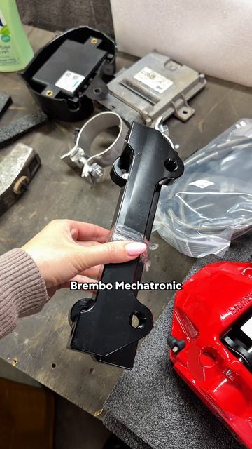 Установка увеличенной тормозной системы Brembo на Toyota Crown Kluger! — часть 2